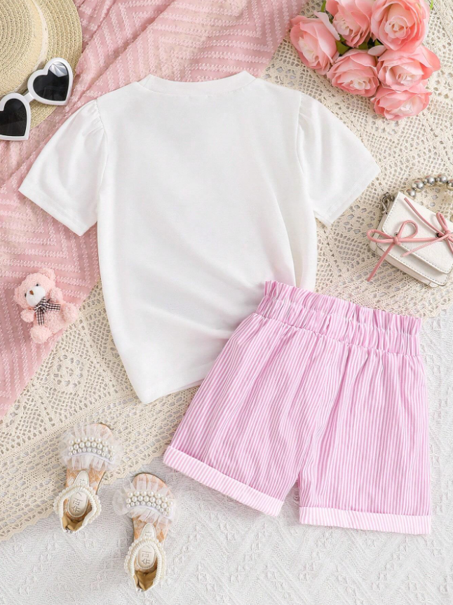 Conjunto informal para niña joven con camiseta de manga corta bordada de oso y shorts de cintura de lazo